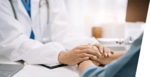 Sve više ljekara iz manjih sredina napušta svoje bolnice i odlazi u veće gradove ili van zemlje u potrazi za boljom platom