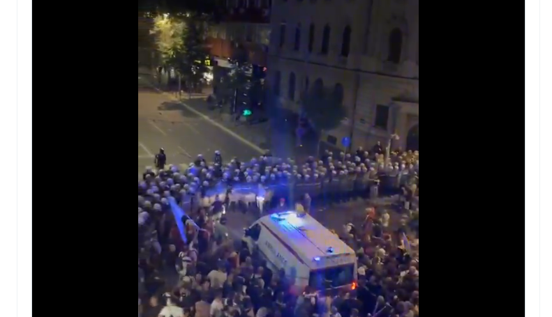Policija napala građane tokom protesta u Beogradu