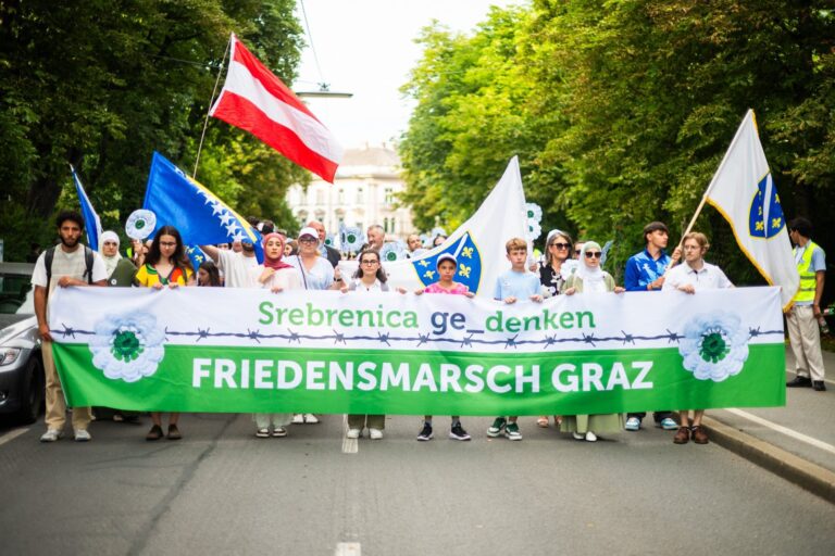 U Grazu održan tihi marš mira povodom 30. godišnjice genocida u Srebrenici.