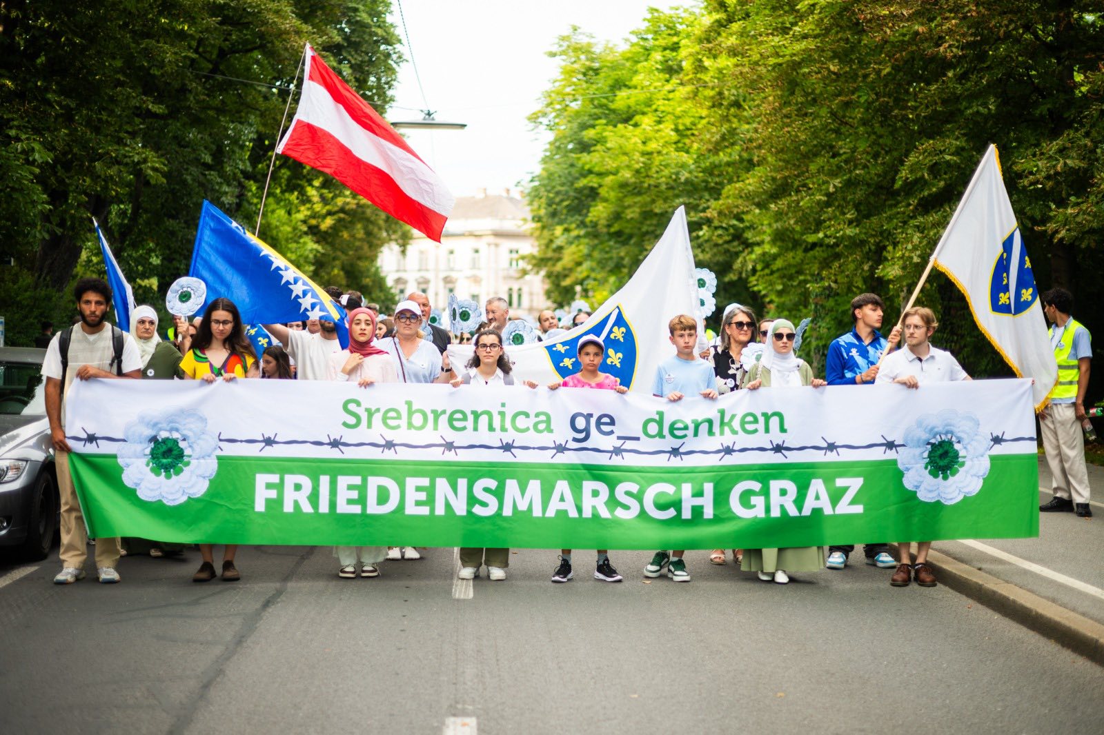 U Grazu održan tihi marš mira povodom 30. godišnjice genocida u Srebrenici.
