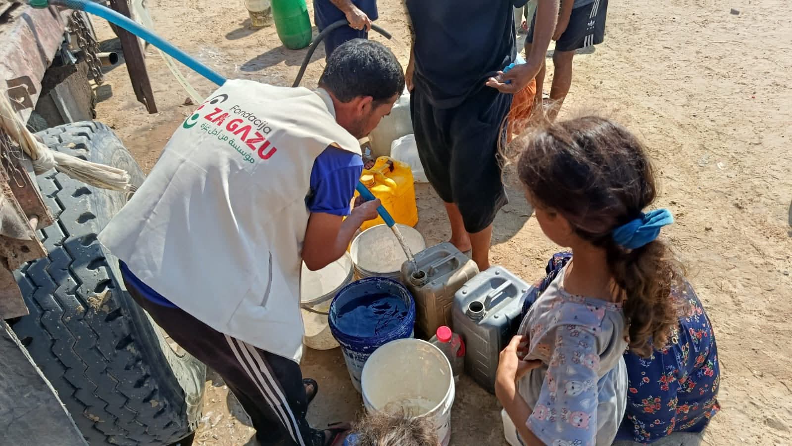 Pokrenuta humanitarna akcija "Voda za Gazu"
