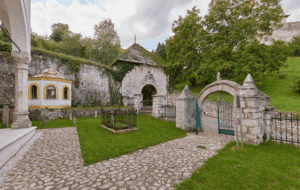 Husejnija džamija u Gradačcu