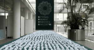 Haag dobija prvu oznaku spomen-mjesta genocidu u Srebrenici