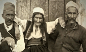 Ružica Pejović sa sinovima