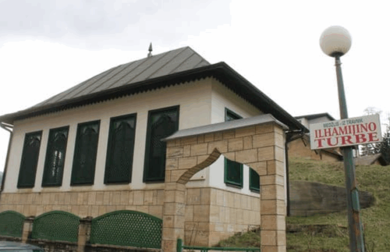 Abdulvehab Ilhamija Žepčevi je bio jedan od rijetkih pjesnika koji je u tom vremenu pisao na bosanskom jeziku