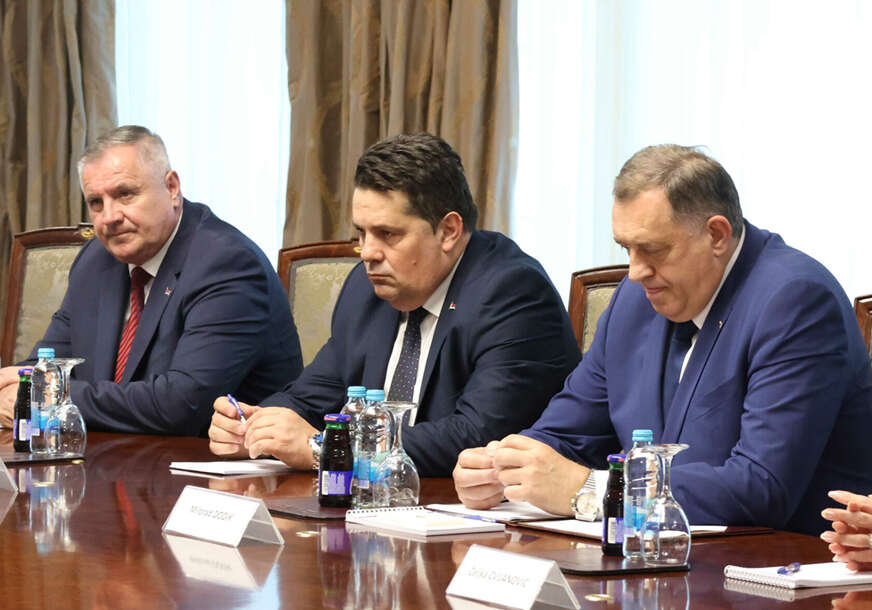 Višković, Stevandić, Dodik
