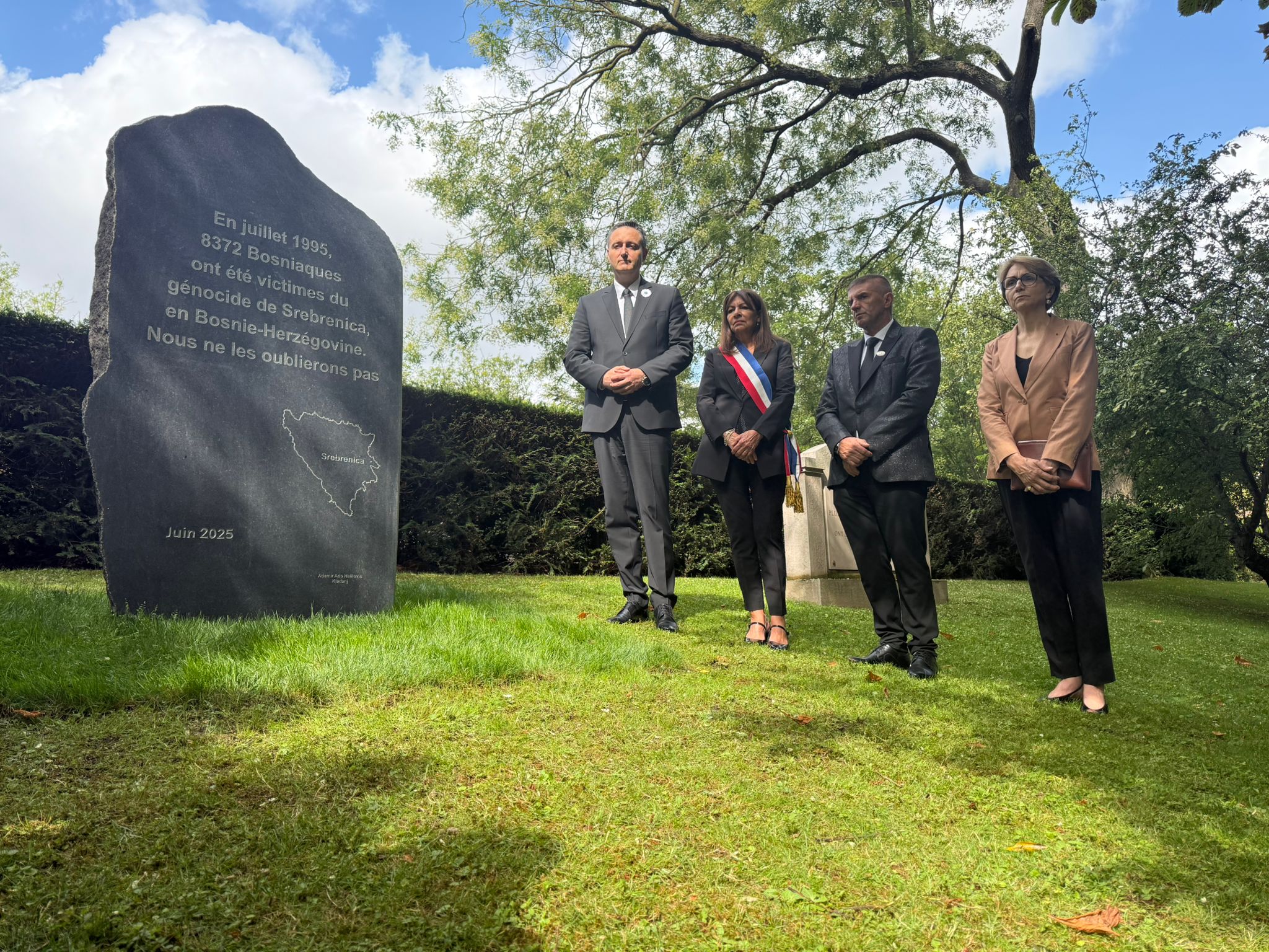 U Parizu otvoren Spomenik žrtvama genocida u Srebrenici
