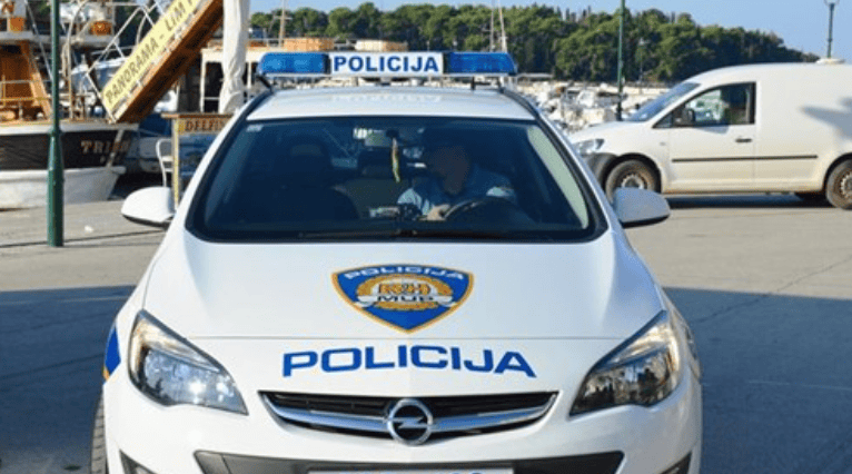 Skandal u Rovinju: Stariji muškarac postavio kameru i snimao golu djecu